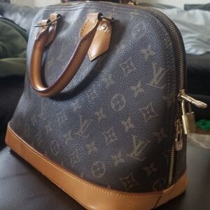 Louis Vuitton Alma Vintage handbag